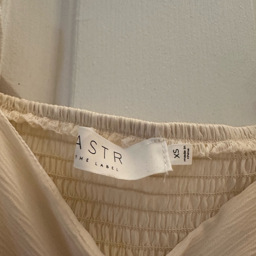 Astr Cream Ruched Blouse - Picture 4 of 4